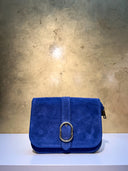 dorinne-suede-schoudertas-cobalt-sweet-like-you-productfoto-vooraanzicht-4