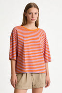 maxence-gestreepte-t-shirt-orange-lilac-sweet-like-you-modelfoto-vooraanzicht-1