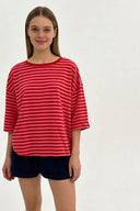 maxence-gestreepte-t-shirt-red-fuchsia-sweet-like-you-modelfoto-vooraanzicht-1