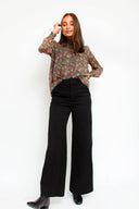 gennie-broek-mbym-zwart-model-vooraanzicht-1