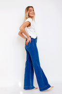 elena-denim-jeans-blauw-sweet-like-you-model-zijaanzicht-2
