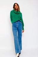 eugenie-denim-jeans-broek-mid-blue-sweet-like-you-modelfoto-vooraanzicht-1