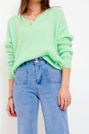 elena-jeans-broek-lichtblauw-sweet-like-you-model-close-up-1