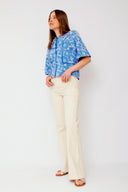 elena-jeans-broek-beige-sweet-like-you-model-vooraanzicht-3