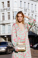celine-metallic-chevron-schoudertas-gold-sweet-like-you-model-vooraanzicht-4