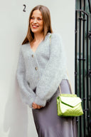 celine-chevron-schoudertas-metallic-lime-green-groen-sweet-like-you-lookfoto-vooraanzicht-1