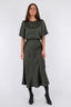 bovary-satijnen-midirok-neo-noir-donker-groen-model-vooraanzicht-8