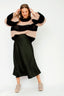 bovary-satijnen-midirok-neo-noir-donker-groen-model-vooraanzicht-1