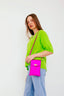 libel-metallic-telefoontas-met-libel-sluiting-fuchsia-sweet-like-you-model-vooraanzicht-3