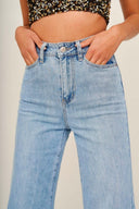 gabrielle-jeans-lichtblauw-sweet-like-you-model-vooraanzicht-7