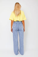 gabrielle-jeans-lichtblauw-sweet-like-you-model-achteraanzicht-2