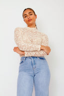 gabrielle-jeans-lichtblauw-sweet-like-you-model-close-up-2