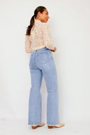 gabrielle-jeans-lichtblauw-sweet-like-you-model-achteraanzicht-1