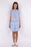 jayla-voile-top-lichtblauw-v-hals-mouwloos-model-vooraanzicht-8