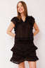 jayla-voile-top-zwart-v-hals-mouwloos-model-vooraanzicht-4