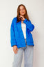 satijnen-gewatteerd-jasje-sweet-like-you-blauw-model-vooraanzicht-1