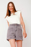 hugo-jeans-short-grijs-sweet-like-you-model-vooraanzicht-1