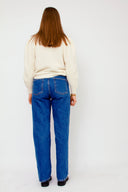 lola-sweater-met-ballonmouwen-wit-cream-sweet-like-you-model-achteraanzicht-1