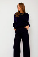 lola-sweater-met-ballonmouwen-zwart-sweet-like-you-model-vooraanzicht-6