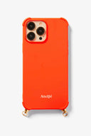 flexibel-gerecycled-iphone-hoesje-oranje-atelje-productfoto-vooraanzicht-2