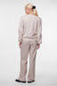yasrosey-sweater-beige-hoge-hals-met-lange-mouwen-yas-model-achteraanzicht-2
