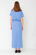 anette-maxirok-lichtblauw-mbym-model-achteraanzicht-1