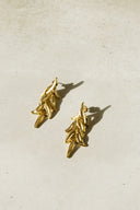 gouden-lily-oorbellen-5cm-sweet-like-you-productfoto-vooraanzicht-1