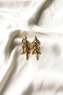 gouden-lily-oorbellen-5cm-sweet-like-you-productfoto-vooraanzicht-2