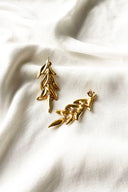 gouden-lily-oorbellen-5cm-sweet-like-you-productfoto-vooraanzicht-3