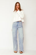 yaslee-blouse-met-knoopsluiting-wit-YAS-model-vooraanzicht 5