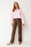 yaslee-blouse-met-knoopsluiting-roze-YAS-model-vooraanzicht 3
