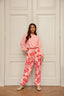 noor-sweater-roze-met-koord-studio-amaya-model-vooraanzicht-4