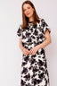 damila-top-met-bloemenprint-mbm-model-vooraanzicht-2