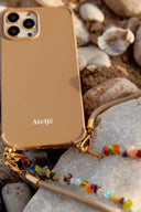 caramel-iphone-hoesje-bruin-atelje-productfoto-vooraanzicht-2