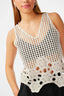 yasnola-knit-top-beige-mouwloos-yas-model-close-up