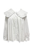 grote-kraag-blouse-wit-katoen-met-ruche-sweet-like-you-productmodel-vooraanzicht-1