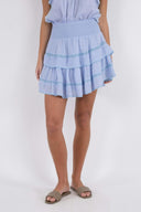 kenia-minirok-franjes-neo-noir-lichtblauw-model-vooraanzicht-4