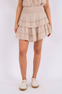 kenia-minirok-franjes-neo-noir-beige-model-vooraanzicht-2