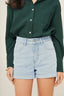 sandra-denim-jeans-short-lichtblauw-sweet-like-you-model-close-up-1