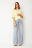 charline-sweater-korte-mouwen-geel-sweet-like-you-model-vooraanzicht-4