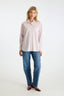 dalma-stripe-blouse-roze-neo noir-model-vooraanzicht-3