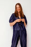bianca-chambray-blouse-navy-tencel-neo-noir-model-vooraanzicht-1