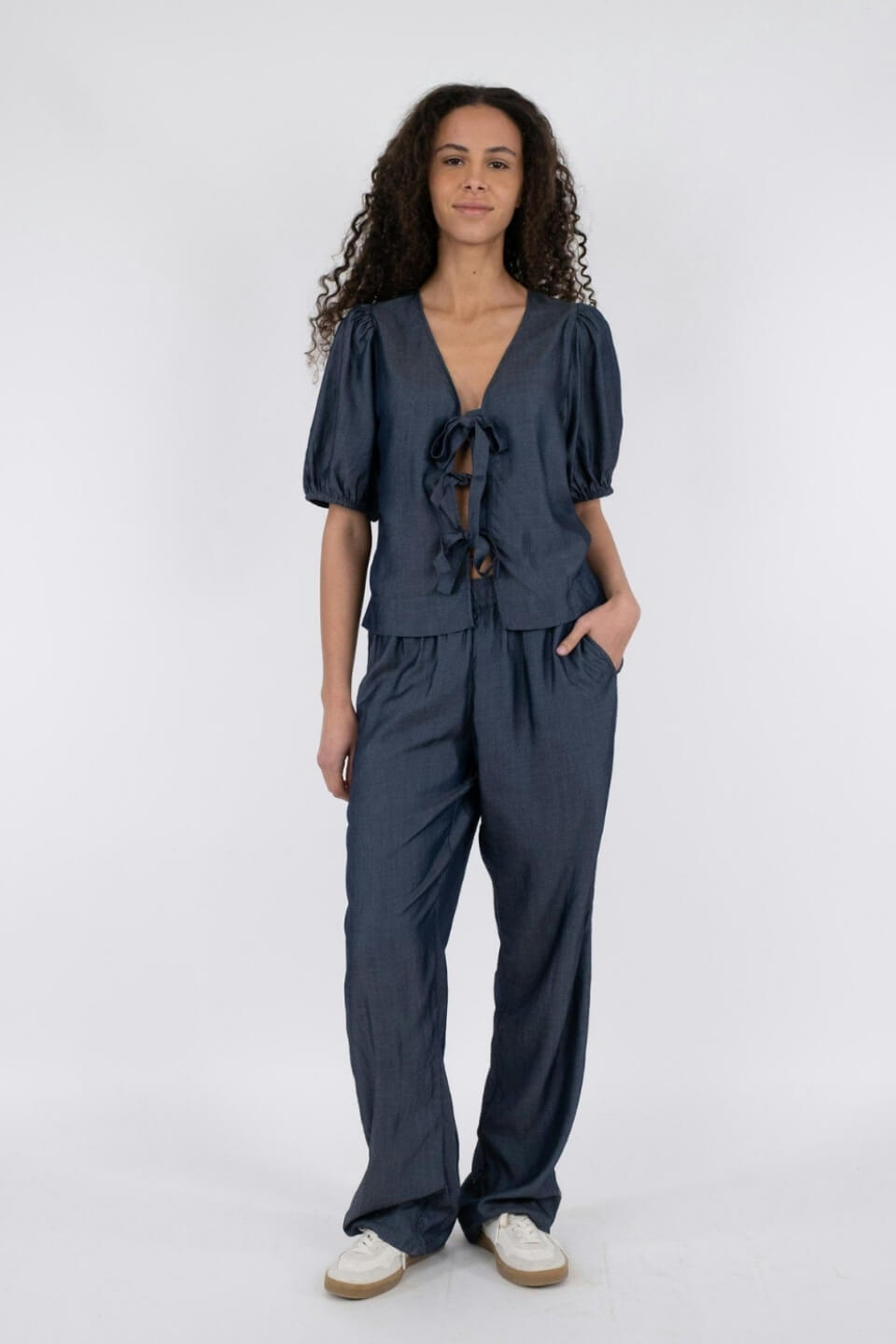 Bianca Chambray Blouse, Navy, Neo Noir, Sizes 34-42 – Sienna