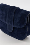 maan-suede-schoudertas-navy-donkerblauw-sweet-like-you-productfoto-vooraanzicht-2