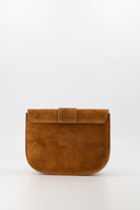 maan-suede-schoudertas-camel-bruin-sweet-like-you-productfoto-achteraanzicht-1