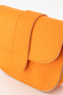 maan-leren-schoudertas-oranje-sweet-like-you-productfoto-vooraanzicht-2