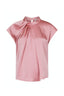 fleur-drapy-satijnen-blouse-roze-knoopdetail-neo-noir-productfoto-vooraanzicht-1