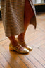 mary-jane-hakken-goud-met-verstelbare-bandjes-sweet-like-you-model-zijaanzicht-1