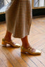 mary-jane-hakken-goud-met-verstelbare-bandjes-sweet-like-you-model-zijaanzicht-2