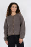 limo-fluffy-gebreide-cardigan-neo-noir-bruin-model-vooraanzicht-1